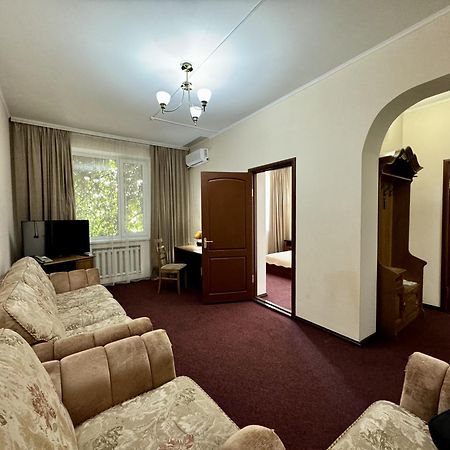 Hotel Zhambyl Taraz Exterior foto