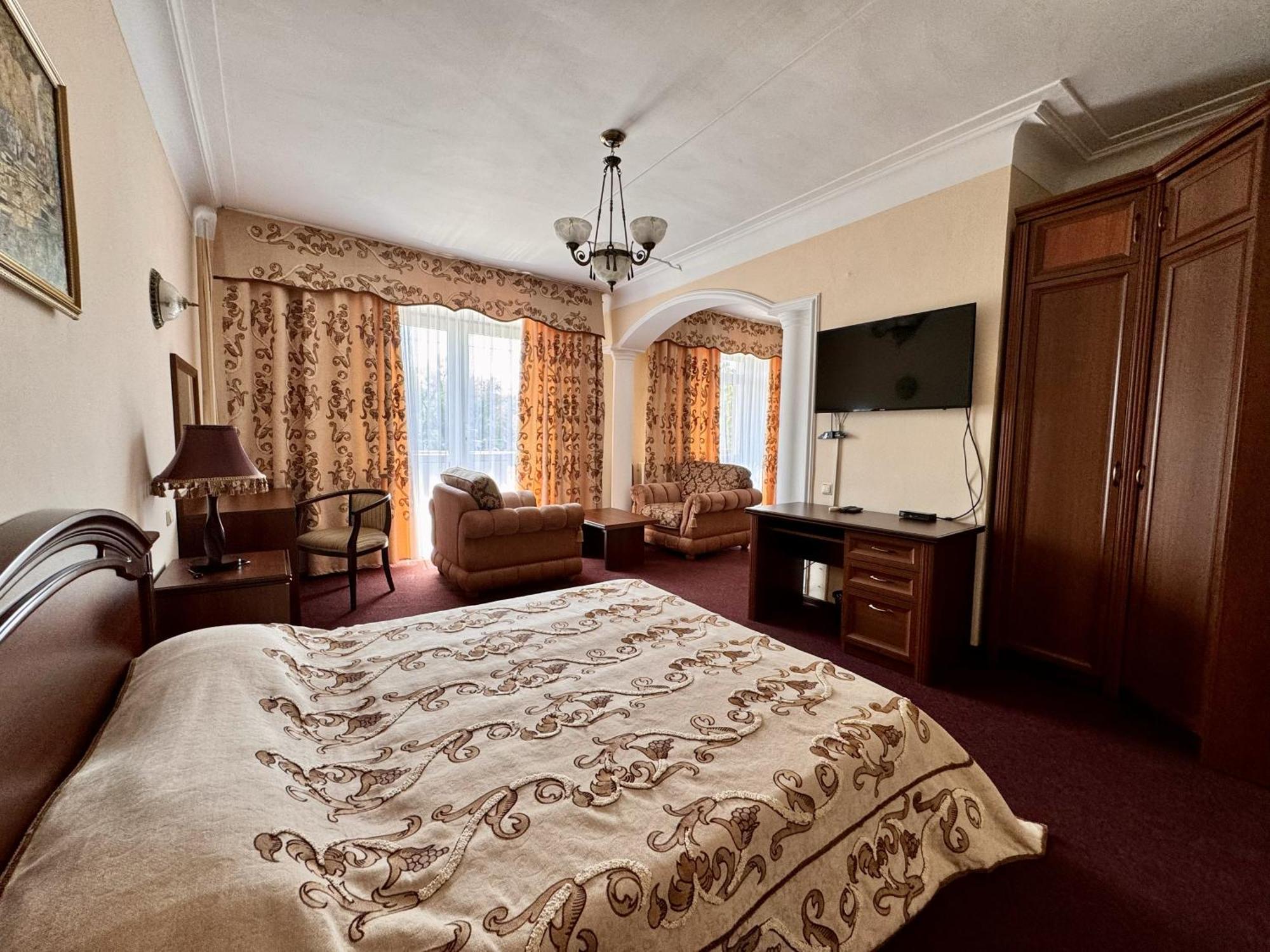 Hotel Zhambyl Taraz Exterior foto