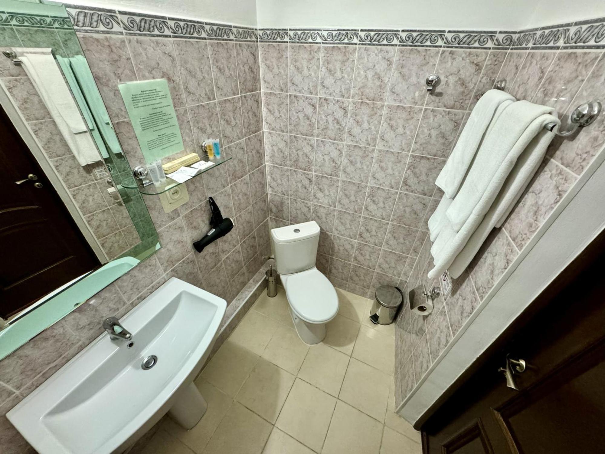 Hotel Zhambyl Taraz Exterior foto