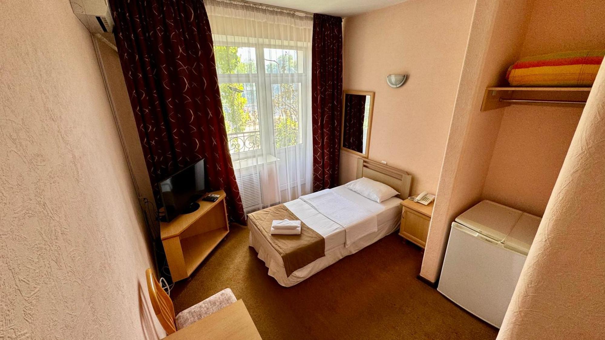 Hotel Zhambyl Taraz Exterior foto